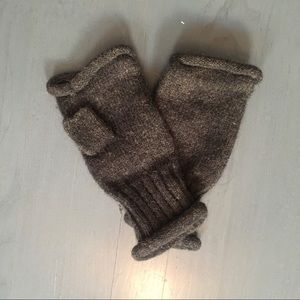 Wool gloves
